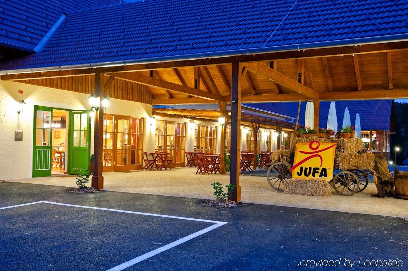 Jufa Hotel Tieschen ภายนอก รูปภาพ