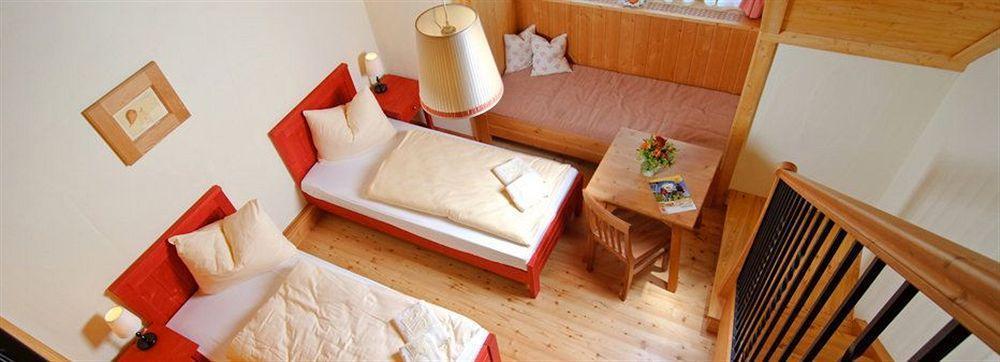 Jufa Hotel Tieschen ภายนอก รูปภาพ